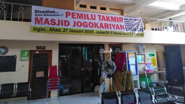 Suasana Masjid Jogokariyan usai kerusuhan di Yogyakarta. (Foto: Arfiansyah Panji/kumparan)