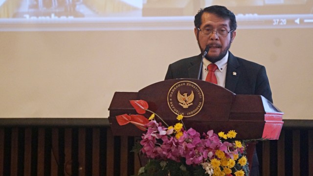 Ketua Mahkamah Konstitusi, Anwar Usman saat memberikan pidato. Foto: Fanny Kusumawardhani/kumparan