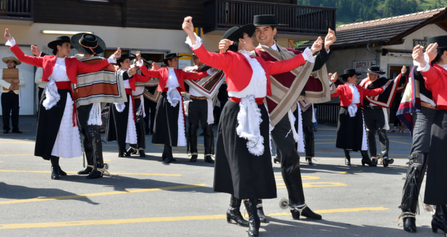 Tari tradisional Swiss. (Foto: Shutter Stock)