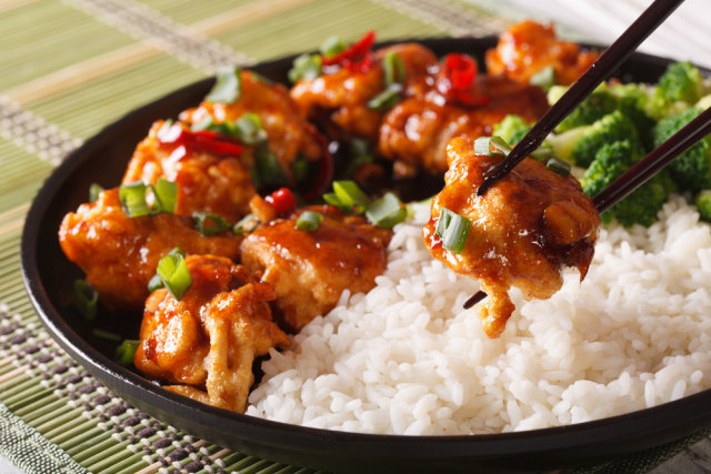 Ilustrasi General Tso's Chicken (Foto: Shutterstock/AS Food studio)