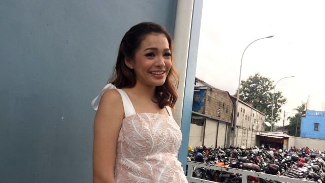 
Maya Septha saat ditemui di kawasan Kapten Tendean, Jakarta Selatan.  Foto: Sarah Yulianti _Purnama/kumparan