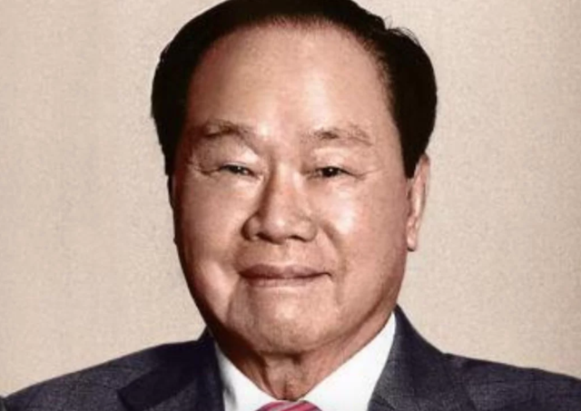 Kekayaannya Rp 120 Triliun, Ini Dia Kerajaan Bisnis yang Diwariskan Eka Tjipta (1)