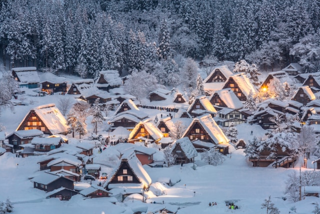 Shirakawago diselimuti salju. (Foto: Shutter Stock)