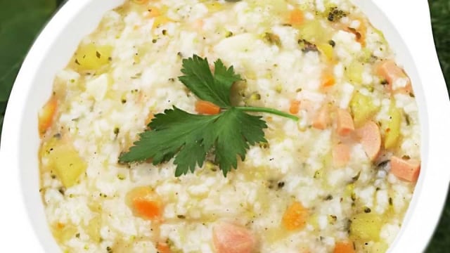 Nasi Tim Kentang Brokoli Wortel dan Sosis (15 M+)