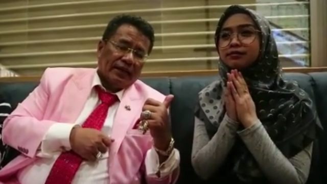 Hotman Paris akan memberikan mobil lamborghini kepada Ria Ricis jika subscribernya tembus 10 juta (Foto: Instagram/@hotmanparisofficial)
