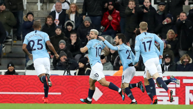 Sergio Aguero merayakan gol cepatnya ke gawang Newcastle United. (Foto: REUTERS/Scott Heppell)