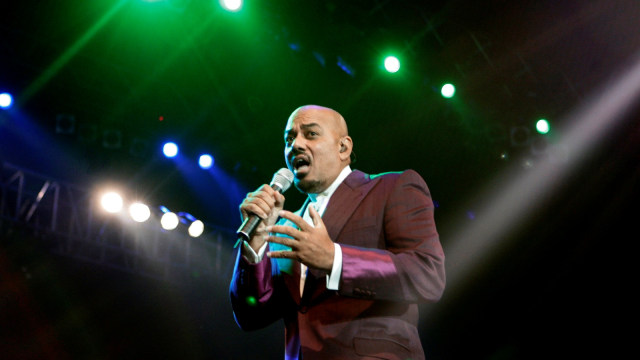 Penyanyi asal Amerika Serikat James Ingram tampil di Java Jazz Festival, Jakarta, (7/3).  (Foto: REUTERS/Supri )