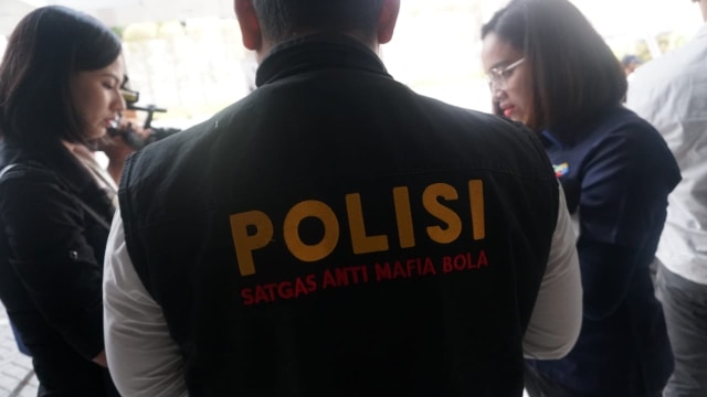 Satgas Anti mafia bola di kantor PSSI. Foto: Irfan Adi Saputra/kumparan