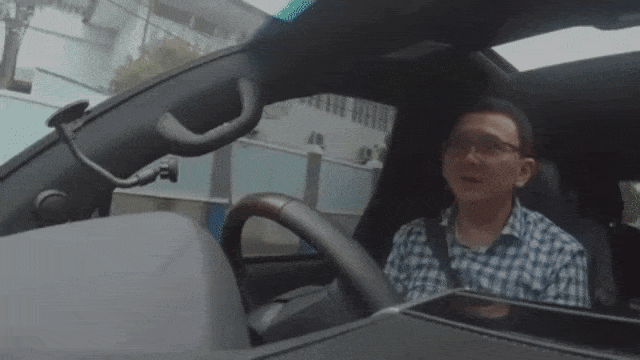 Basuki Tjahaja Purnama saat nge-vlog. (Foto: Youtube/Panggil Saya BTP)