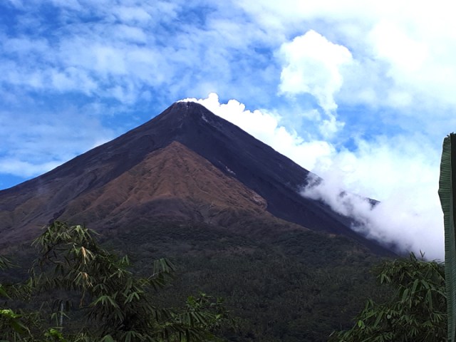 Aktivitas Masih Terjadi, Status Gunung Karangetang Level Siaga