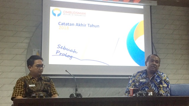Kepala Perwakilan Ombudsman Jaya Raya Teguh P Nugroho (kanan). (Foto: Darin Atiandina/kumparan)