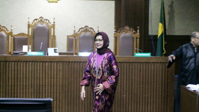 Mantan Direktur Utama PT Pertamina (Persero) Karen Galaila Agustiawan menjalani sidang perdana sebagai terdakwa di Pengadilan Tindak Pidana Korupsi Jakarta, Kamis (31/1). (Foto: Helmi Afandi/kumparan )