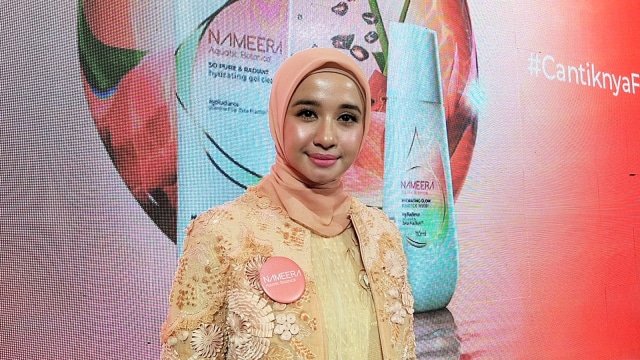 Laudya Cynthia Bella dalam peluncuran Nameera Aquatic Botanical di Kota Kasablanka, Jakarta Selatan, Kamis (31/1).  (Foto: Maria Gabrielle Putrinda/kumparan)