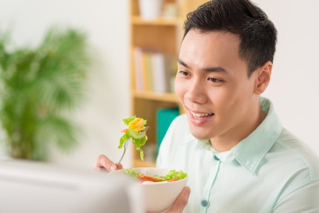 com-Makan secara teratur. (Foto: Shutterstock)