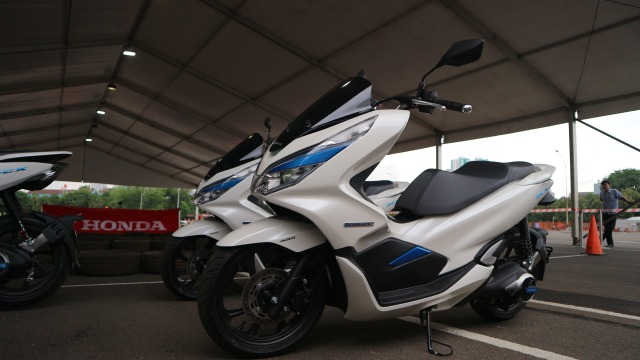 Honda PCX Listrik. (Foto: Ghulam Muhammad Nayazri / kumparanOTO)
