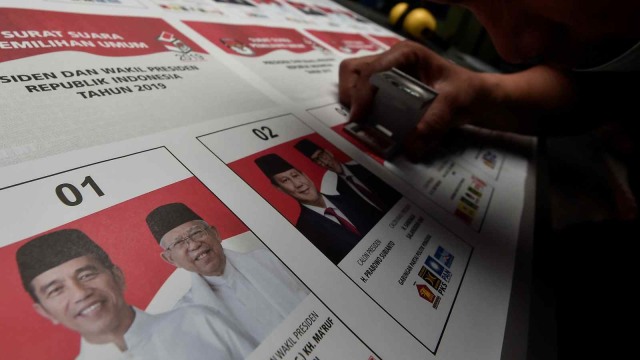 Ilustrasi surat suara Paslon Capres dan Cawapres. Foto: Irfan Adi Saputra/kumparan