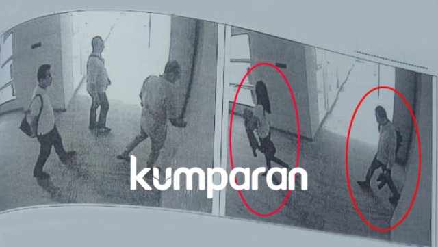 Tubagus Chaeri Wardana alias Wawan (gambar kanan) berjalan di belakang teman wanitanya di Hotel Grand Mercure, Bandung. (Foto: Dok. Istimewa)