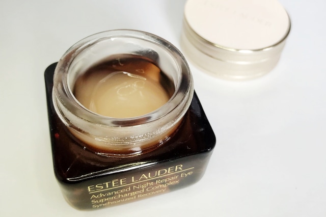 Estée Lauder Advanced Night Repair Eye Supercharged Complex Synchronized Recovery. Foto: Stephanie Elia/ kumparan
