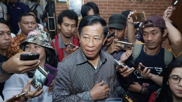 Agum Gumelar (tengah) saat Deklarasi Putra-Putri Cijantung untuk Jokowi-Ma'ruf Amin di Restoran Rumpun Bambu, Jakarta Timur, Selasa (5/2). Foto: Nugroho Sejati/kumparan