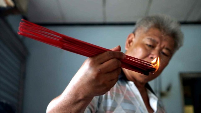 Persiapan keluarga merayakan Imlek. Foto: Nugroho Sejati/kumparan