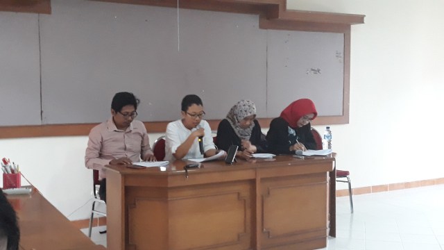 Konferensi pers korban dugaan pelecehan seksual mahasiswi UGM, Agni di Tegalrejo, Rabu (6/2/2019). Foto: Nadhir Attamimi