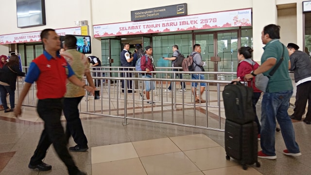 Suasana di Bandara Internasional Juanda. Foto: Yuana Fatwalloh/kumparan