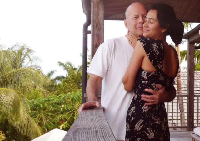 Bruce Willis dan istrinya. (Instagram/@emmaheming)