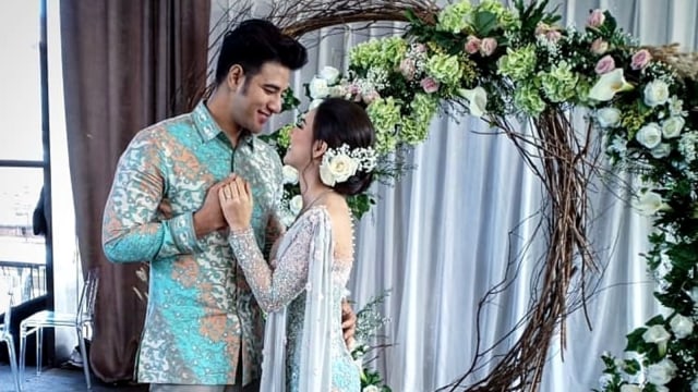 Suasana prosesi Pertunangan Amar Zoni dan Irish Bella, Selasa (12/2). Foto: Instagram @cintasucisctv_official_