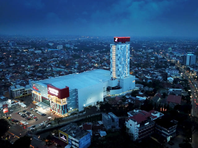 Hotel The Zuri Palembang dari atas ketinggian (foto: Hotel Id)
