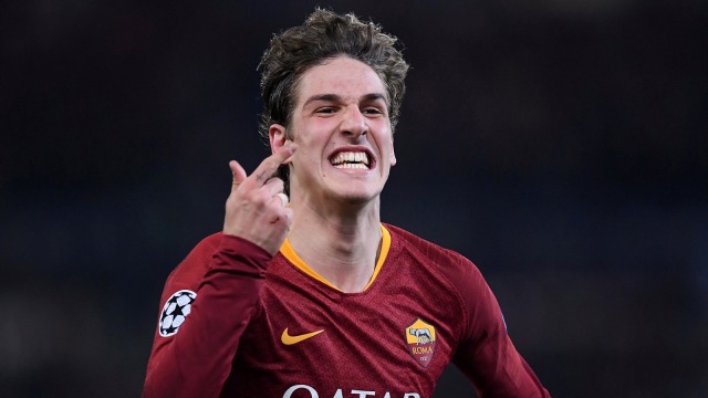 Selebrasi Nicolo Zaniolo usai mencetak gol ke gawang Porto. Foto: Reuters/Alberto Lingria