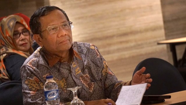 Mahfud MD pada acara Focus Group Discussion (FGD) Konstitusi di Hotel Ashley, Jakarta, Rabu (13/2). Foto: Jamal Ramadhan/kumparan