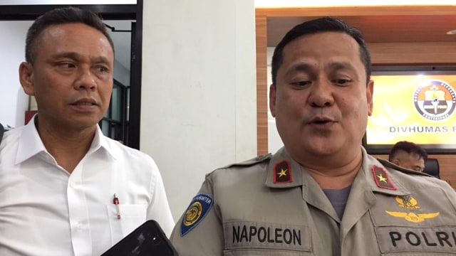 Divhubinter Brigjen Pol Napoleon (Kanan) di Mabes Polri. Foto: Mirsan Simamora/kumparan