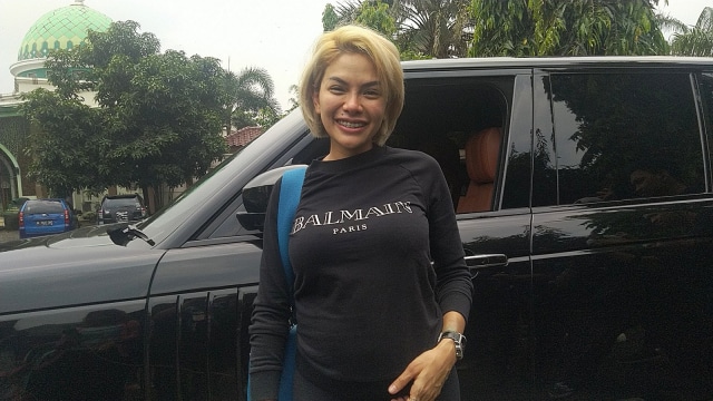Nikita Mirzani di Pengadilan Agama Jakarta Selatan, Kamis (14/2). Foto: Maria Gabrielle Putrinda/kumparan