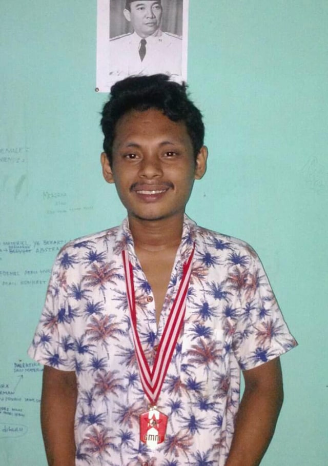 Amsir Renoat (Mahasiswa  Fakultas Hukum, Universitas Pattimura, Aktivis GMNI)