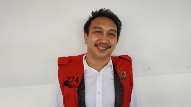 Augie Fantinus usai jalani sidang atas kasus pencemaran nama baik, Kamis (14/2). Foto: Alexander Vito/kumparan