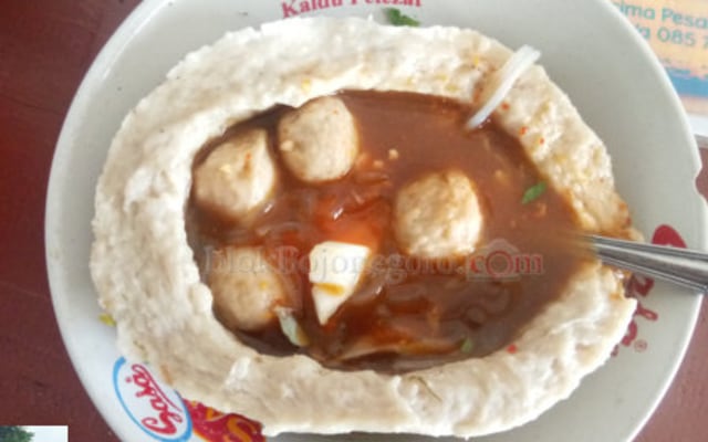 Diserbu Pembeli, Warung Bakso di Ngraho Ini Sediakan 21 Varian Bakso