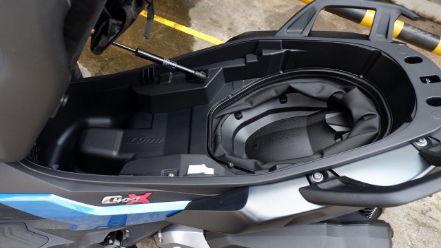 Bagasi BMW C400X, ilustrasi bagasi motor Foto: Aditya Pratama Niagara/kumparanOTO