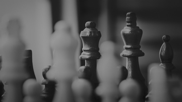 Di hadapan mesin, buah pikiran manusia diuji melalui catur. Foto: rawpixel on Unsplash