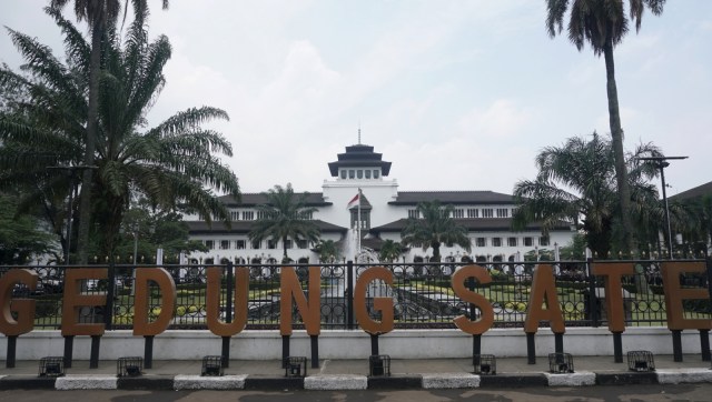 Ilustrasi Gedung Sate. Foto: Fanny Kusumawardhani/kumparan