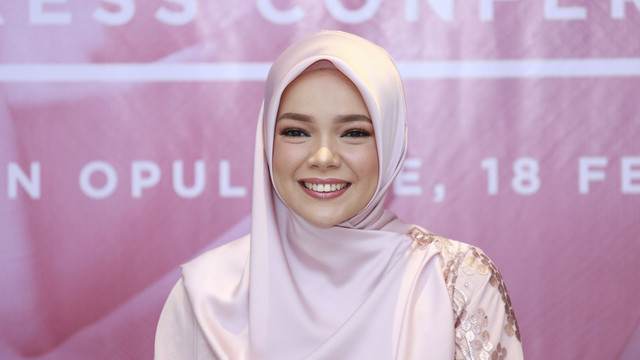 Penyanyi Dewi Sandra saat hadir di acara Wardah di kawasan Kebayoran Baru Jakarta Senin (18/2). Foto: Ronny/kumparan
