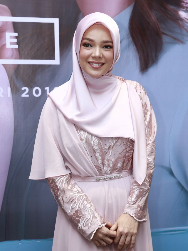 Penyanyi Dewi Sandra saat hadir di acara Wardah di kawasan Kebayoran Baru Jakarta Senin (18/2). Foto: Ronny/kumparan