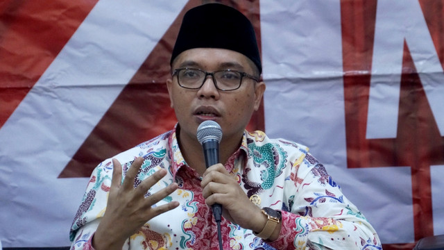 Politisi PPP, Achmad Baidowi, pada saat mengisi acara diskusi dengan tema 'Potensi Golput di Pemilu 2019' di Komplek Parlemen, Jakarta, Senin (18/2). Foto: Fanny Kusumawardhani/kumparan