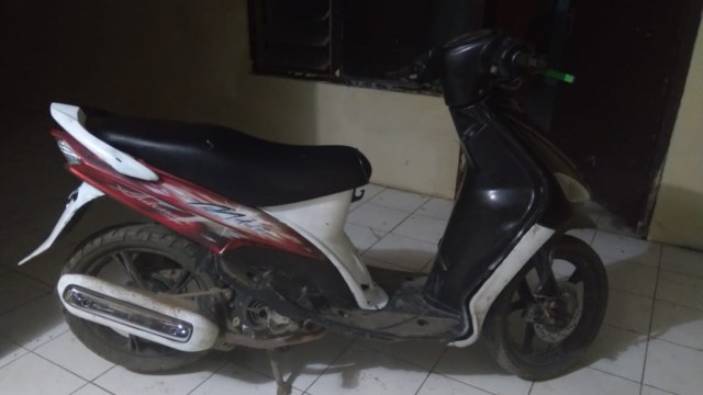 Pemilik Pergoki Motornya Sedang Dipreteli Pencuri