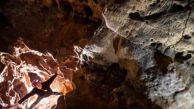 Grafiti di dalam gua Creswell Crags. Foto: Creswell Crags
