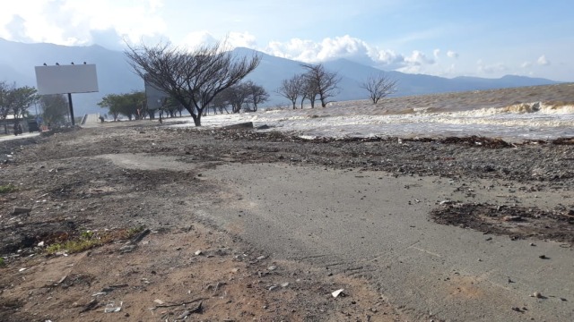 Salah satu lokasi warga Kampung Lere, yang kini digenangi air laut setelah dihantam tsunami pada 28 September 2018 lalu. Foto: Fikran/PaluPoso (Selasa/19/2/2019).