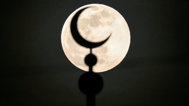 Ilustrasi masjid. Foto: REUTERS/Pavel Mikheyev