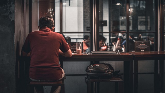 4 Hal yang Bisa Kamu Lakukan Untuk Hadapi Pengucilan