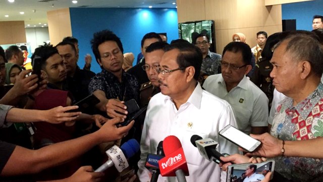 Jaksa Agung Muhammad Prasetyo saat ditemui usai menghadiri acara Penetapan Status Penggunaan Barang Rampasan Komisi Pemberantasan Korupsi di gedung KPK, Rabu (20/2). Foto: Efira Tamara Thenu/kumparan