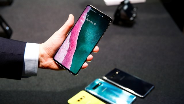 Smartphone Samsung Galaxy S10. Foto: Henry Nicholls/Reuters