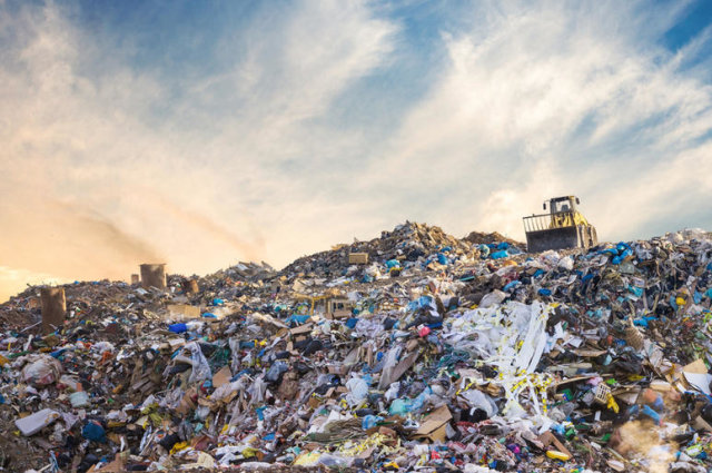 Ilustrasi tumpukan sampah dari film Wall-E (Sumber: Disney Pixar)